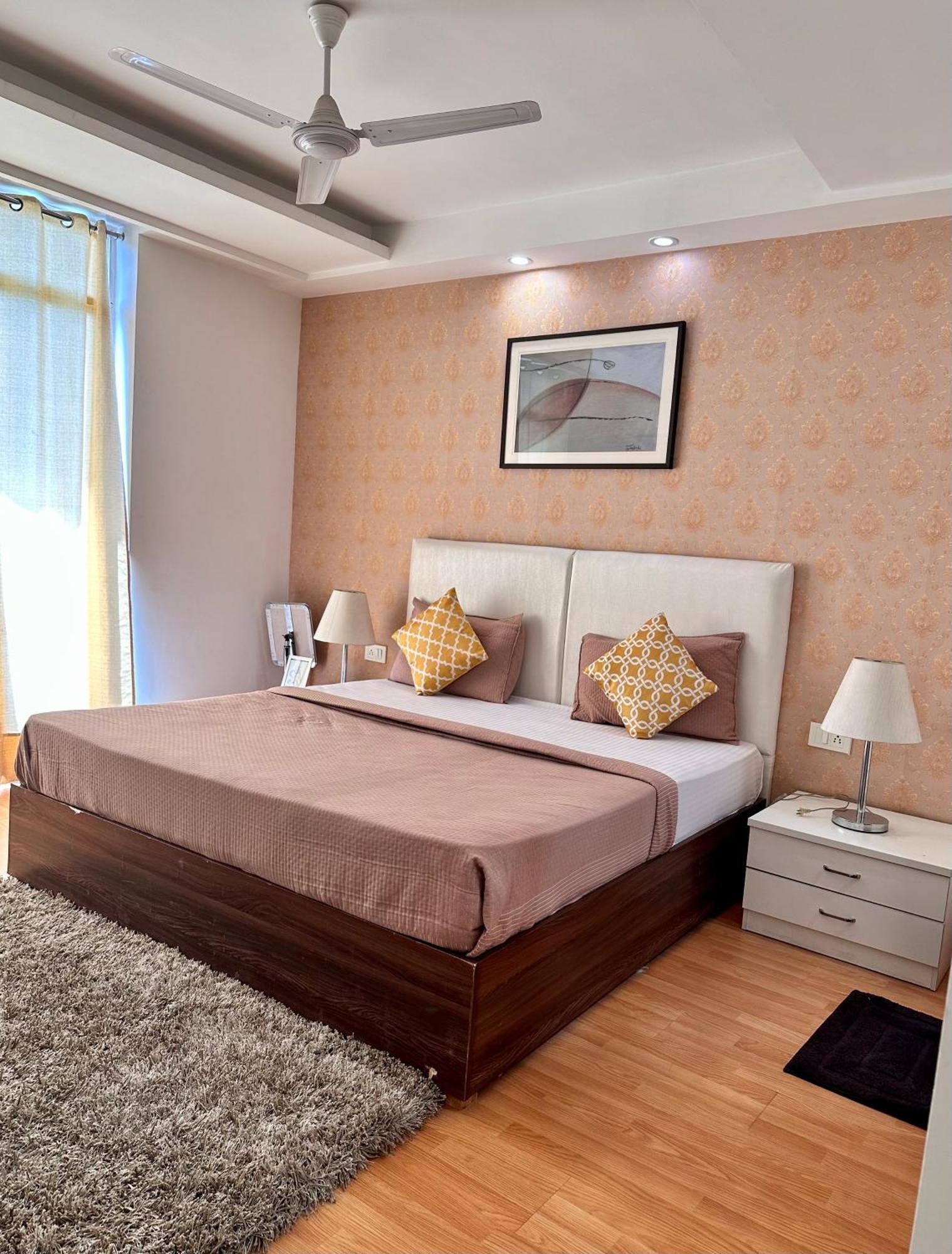 Flamingo Hotel Sector 67 I Studio Rooms I 구르가온 외부 사진