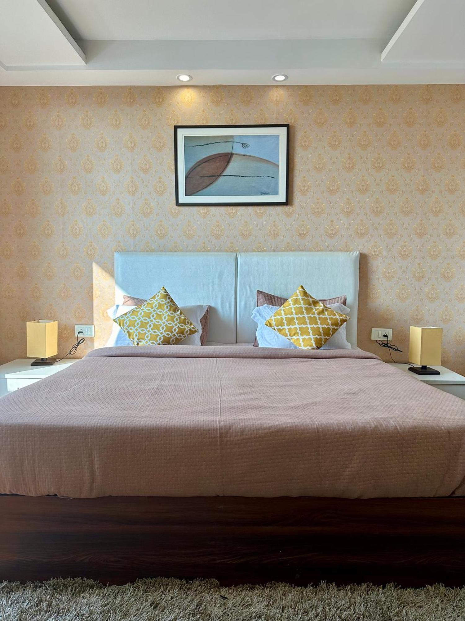 Flamingo Hotel Sector 67 I Studio Rooms I 구르가온 외부 사진